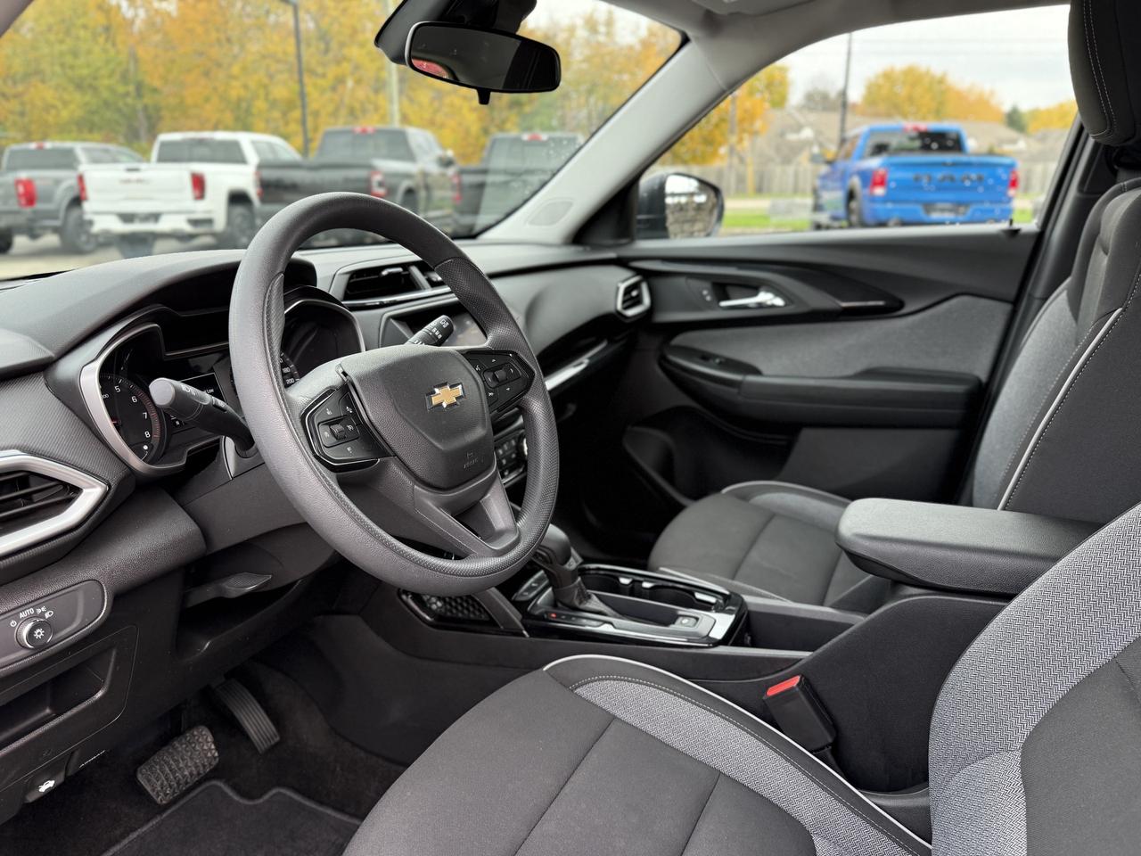 2023 Chevrolet TrailBlazer FWD 4dr LS | BACKUP CAMERA | BLUETOOTH | Photo