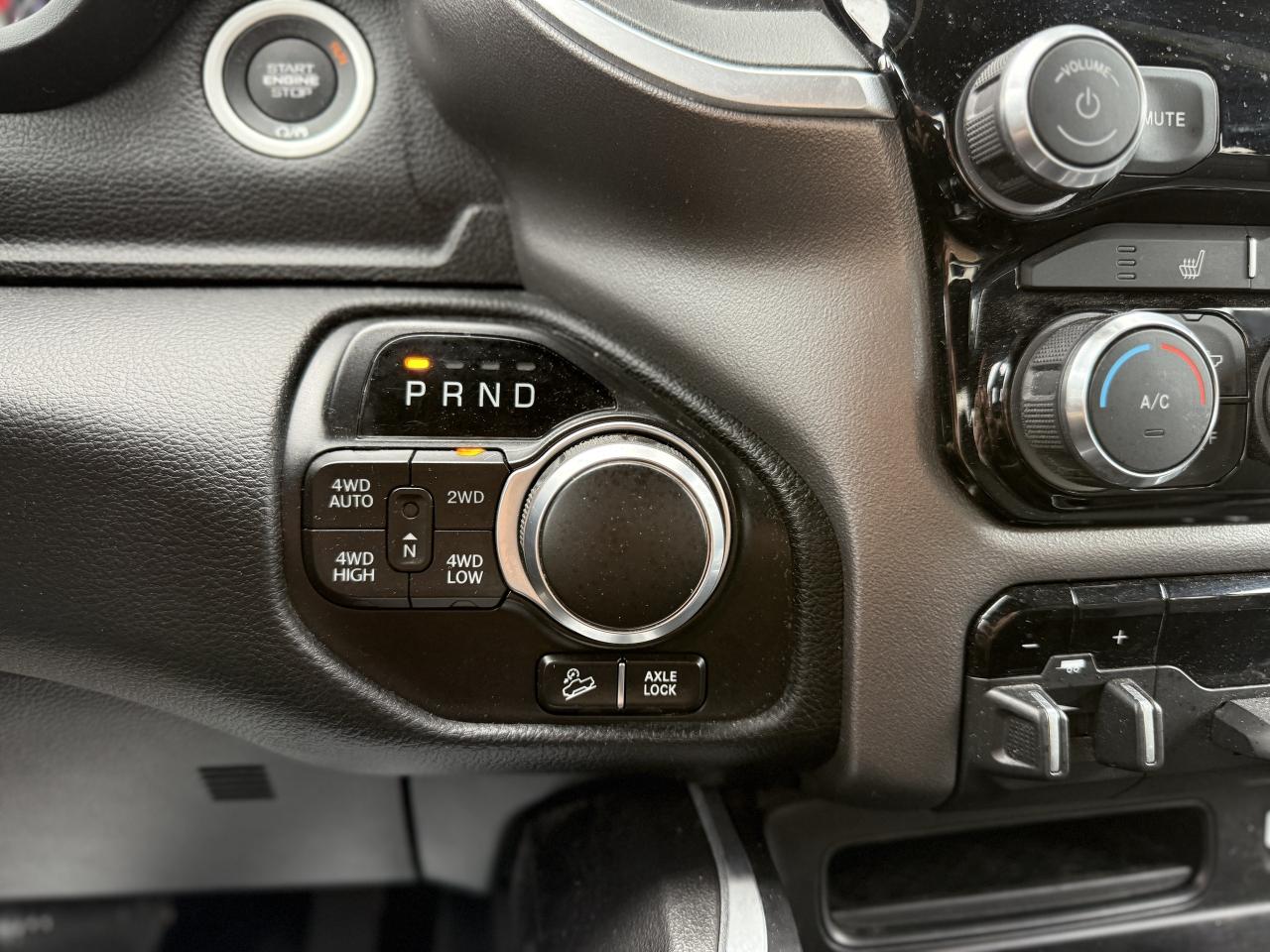 2020 RAM 1500 Big Horn 4x4 Crew Cab 5'7  Box | NAVIGATION | Photo