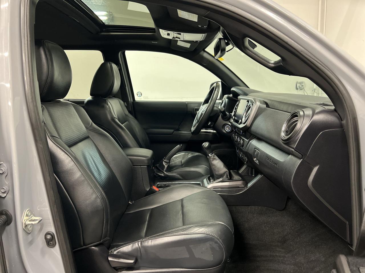 2021 Toyota Tacoma TRD SPORT PREMIUM 4X4 | 6-SPEED |LEATHER | SUNROOF Photo