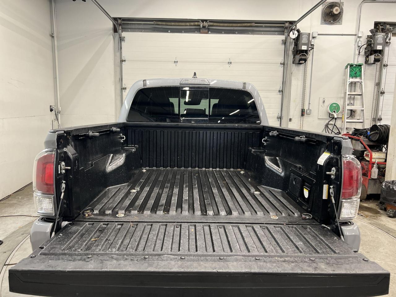 2021 Toyota Tacoma TRD SPORT PREMIUM 4X4 | 6-SPEED |LEATHER | SUNROOF Photo