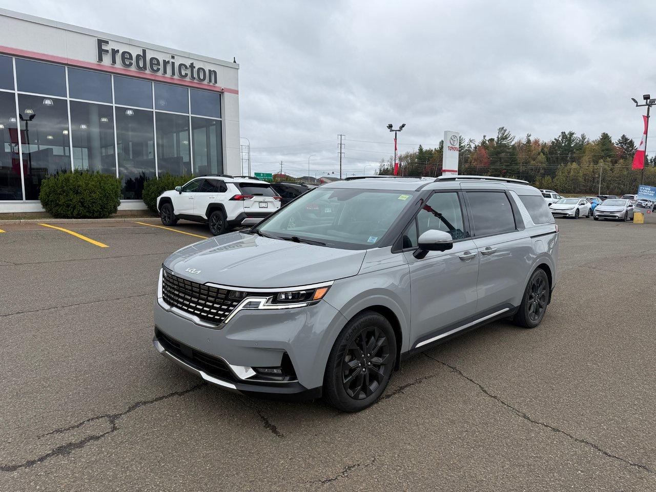 2023 Kia Carnival SX Photo0