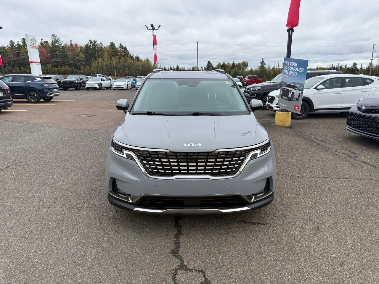 2023 Kia Carnival SX Photo