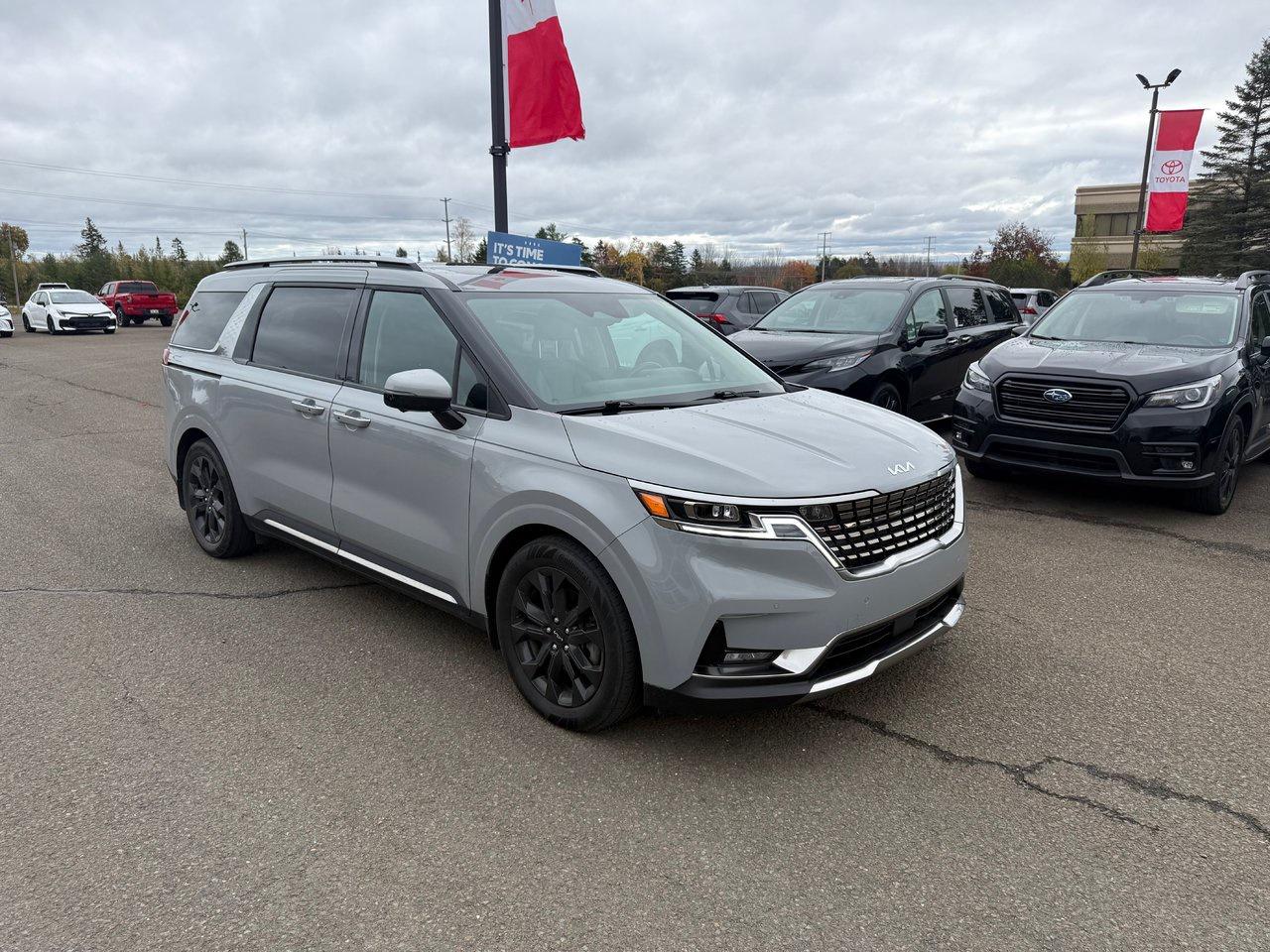 2023 Kia Carnival SX Photo2