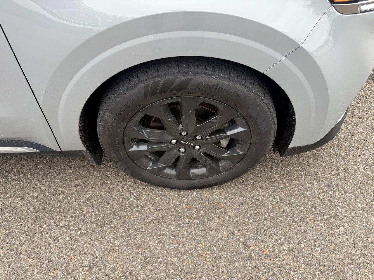 2023 Kia Carnival SX Photo3