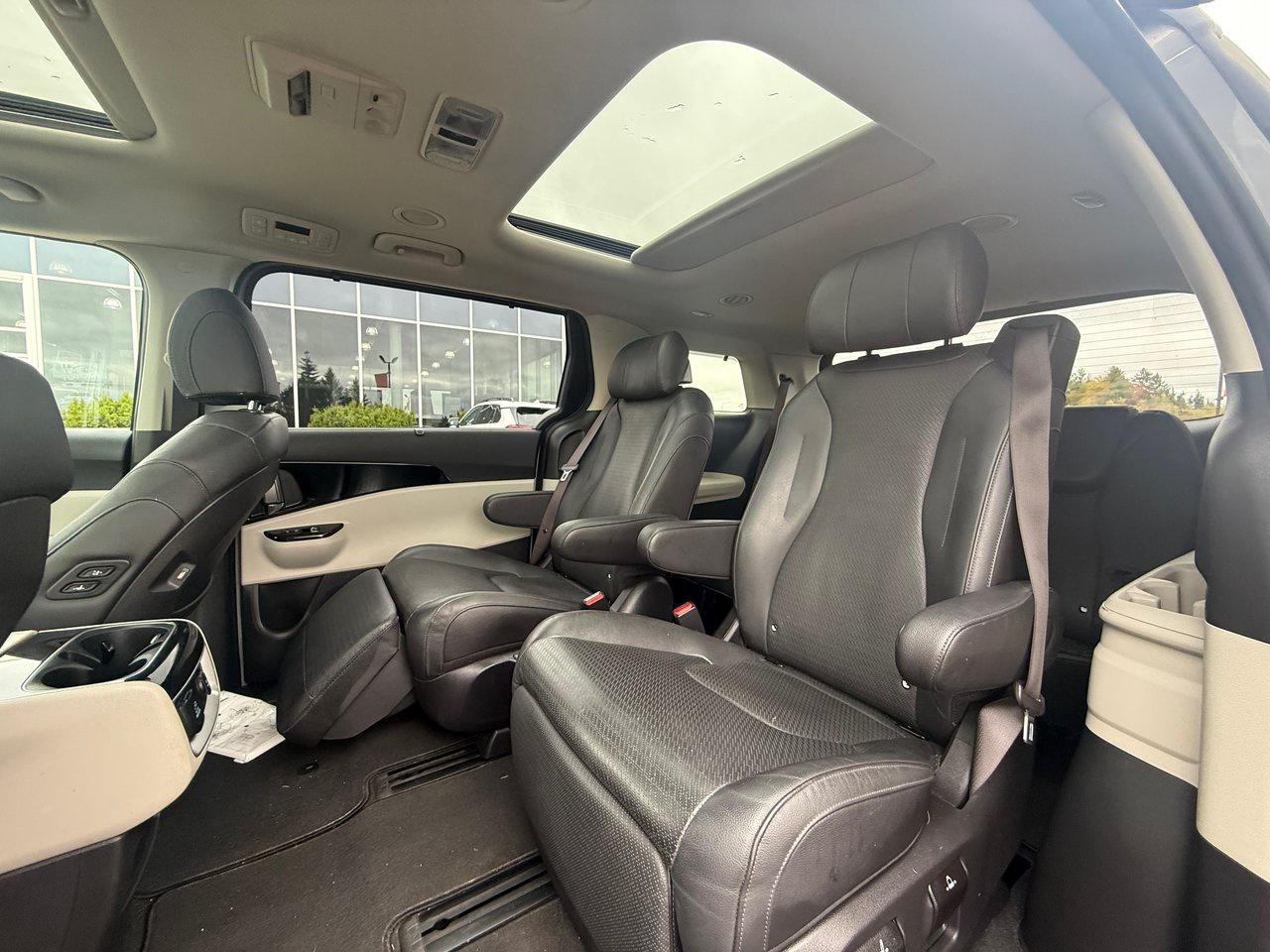 2023 Kia Carnival SX Photo