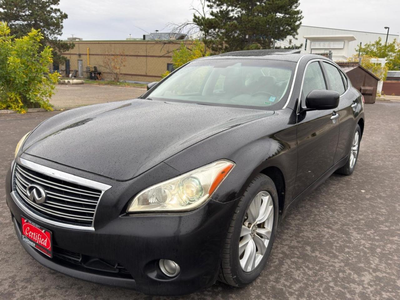 Used 2011 Infiniti M56 Base 4dr All-wheel Drive Sedan Automatic for sale in Mississauga, ON