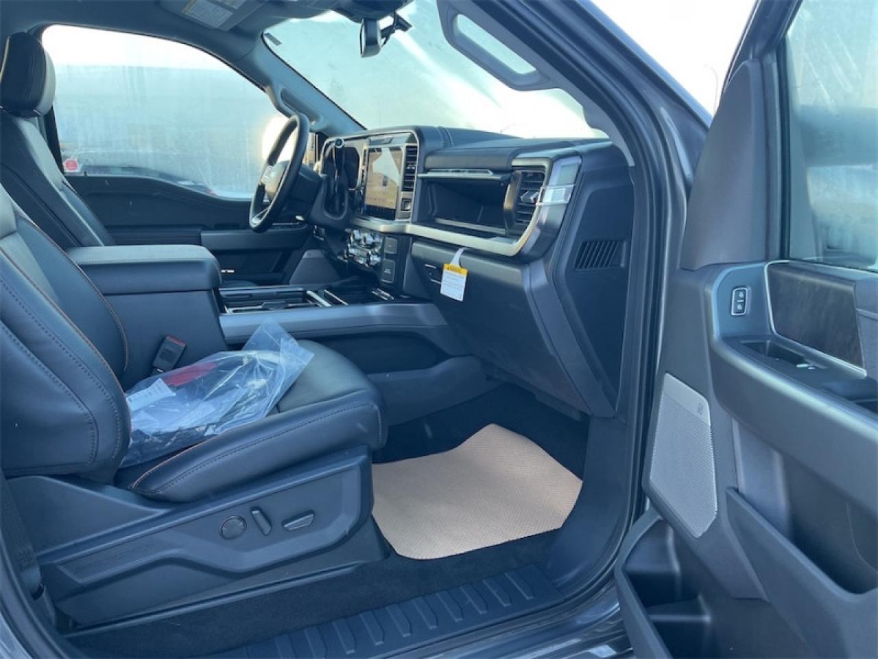 2026 Ford F-250 Super Duty Lariat Photo5