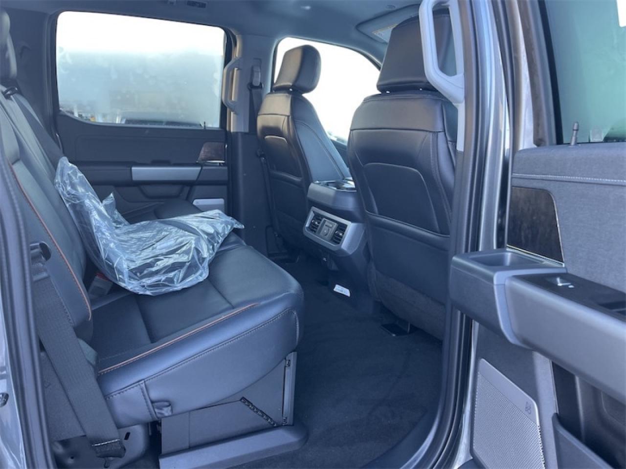 2026 Ford F-250 Super Duty Lariat Photo5