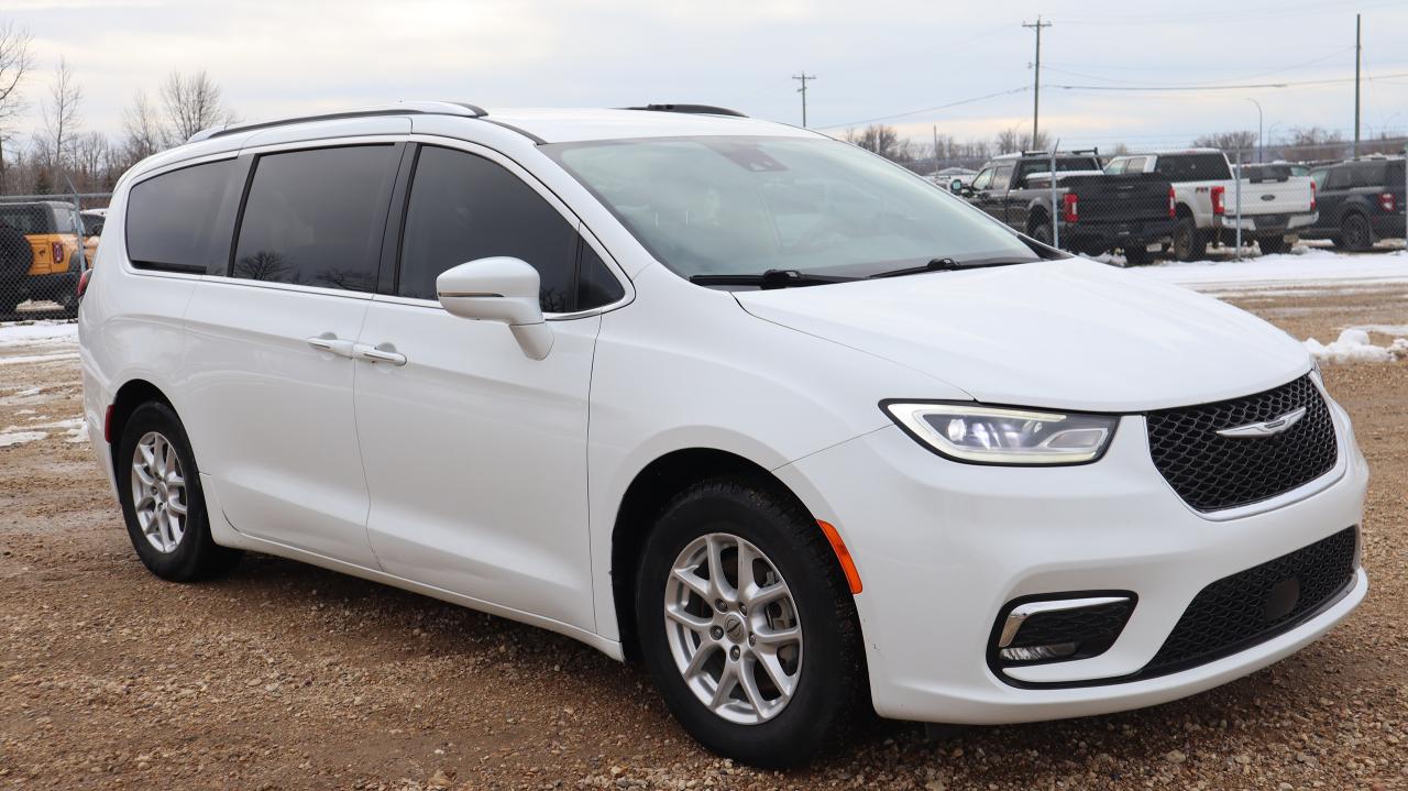 2021 Chrysler Pacifica Touring-L Photo3
