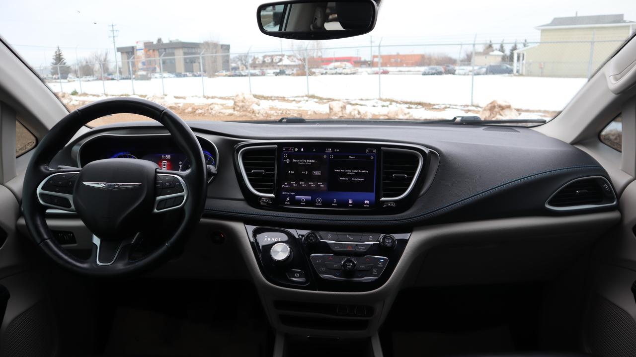 2021 Chrysler Pacifica Touring-L Photo5