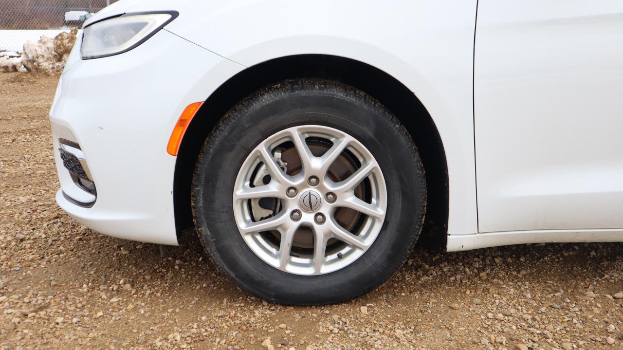 2021 Chrysler Pacifica Touring-L Photo5