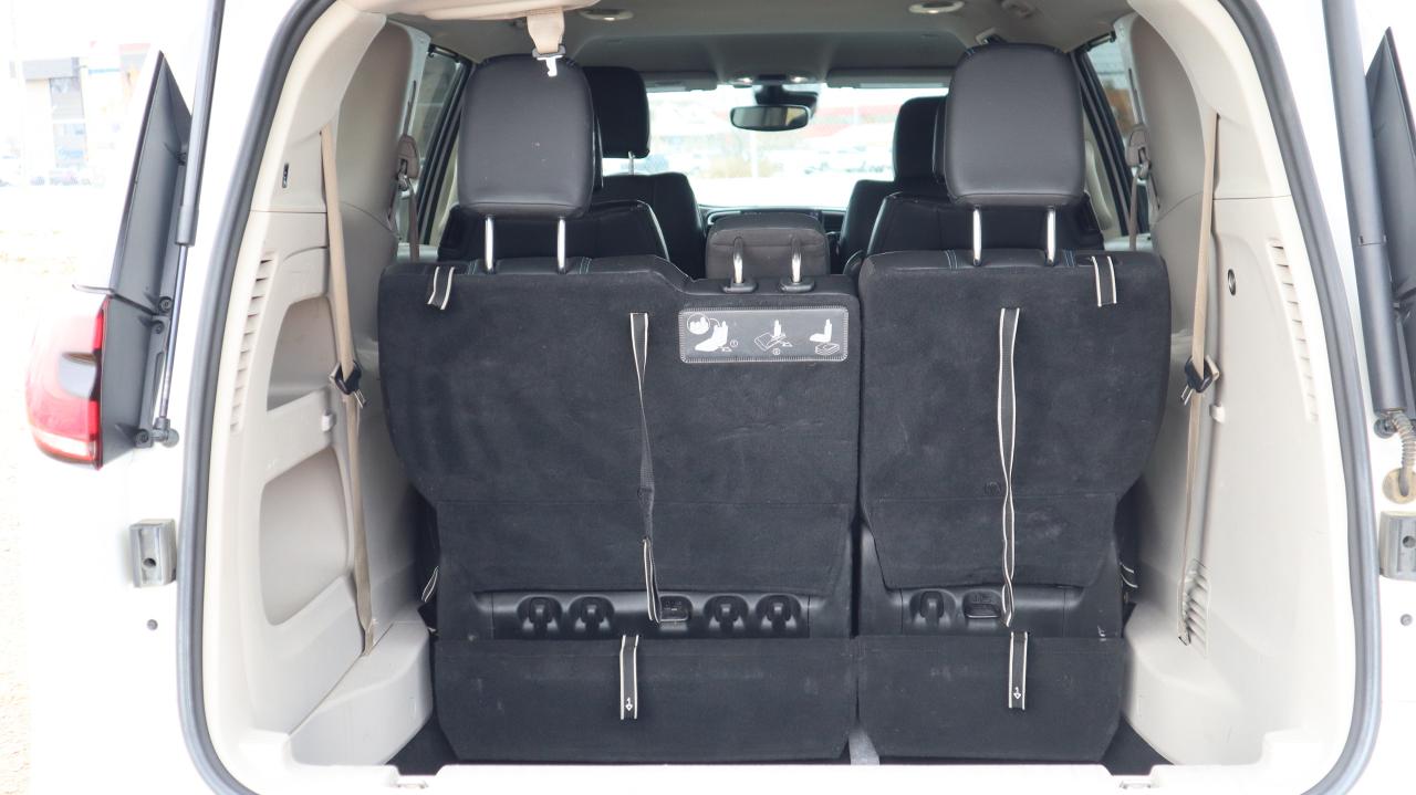 2021 Chrysler Pacifica Touring-L Photo5