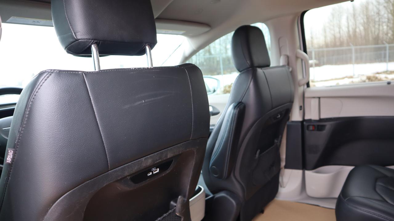 2021 Chrysler Pacifica Touring-L Photo5