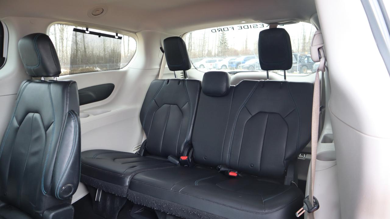 2021 Chrysler Pacifica Touring-L Photo5