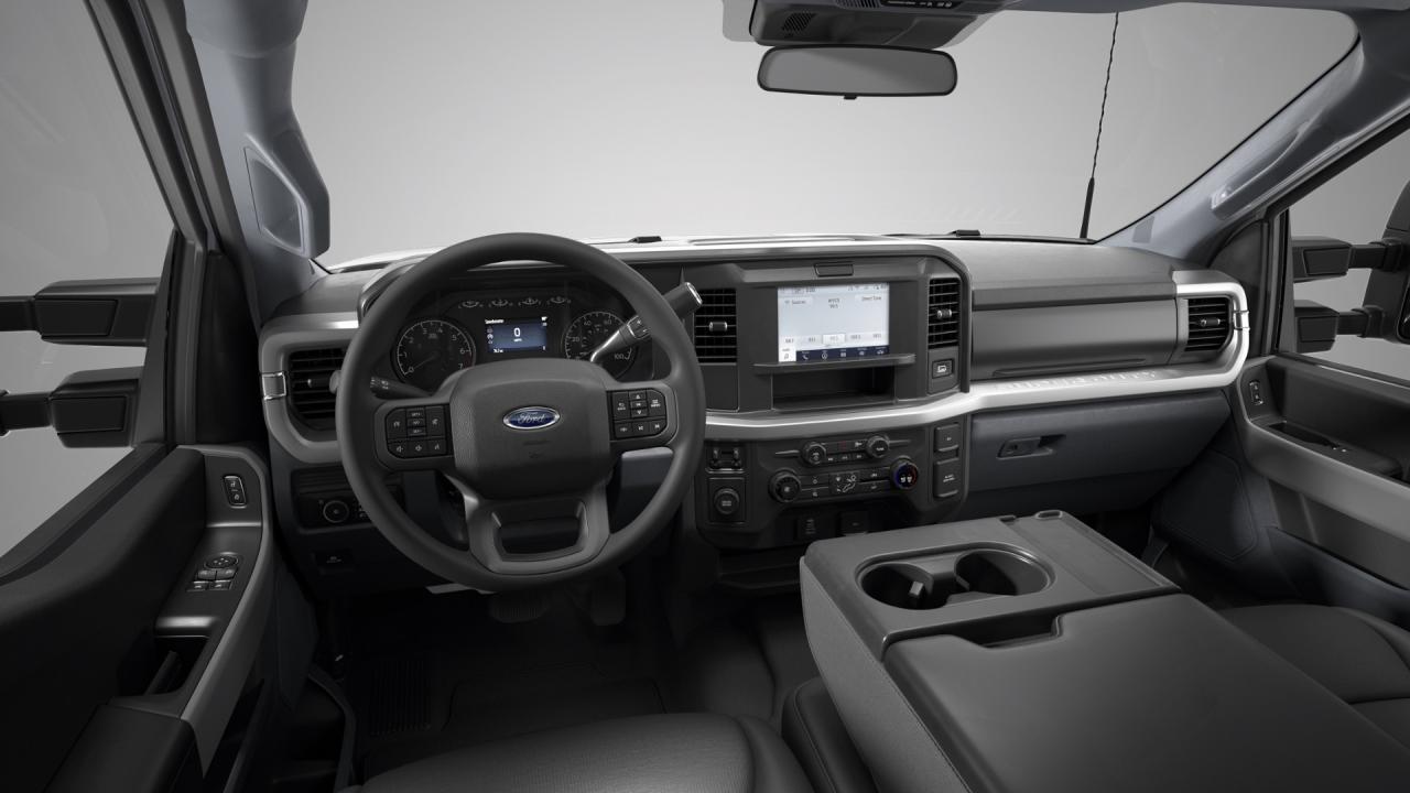 2026 Ford Chassis Cab F-550® XLT Photo5