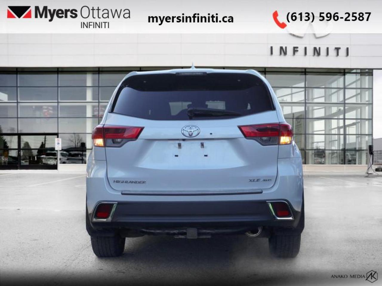 2017 Toyota Highlander XLE  - Leather Seats Photo2