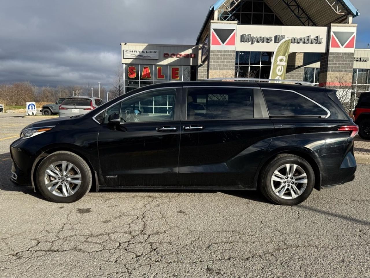 2021 Toyota Sienna Limited 7-Passenger AWD  - Heated Seats Photo
