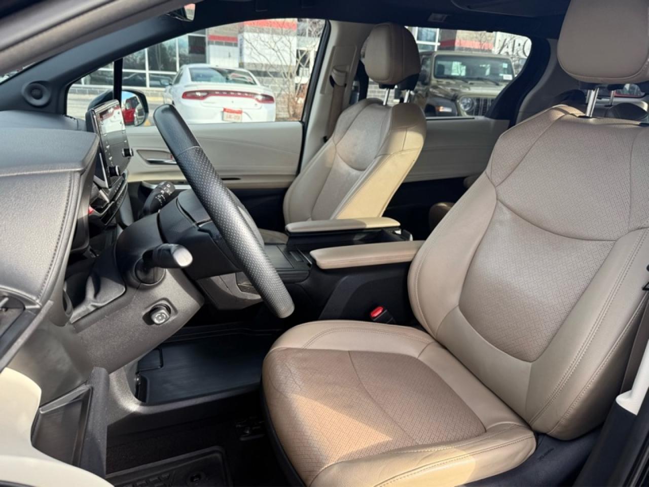 2021 Toyota Sienna Limited 7-Passenger AWD  - Heated Seats Photo