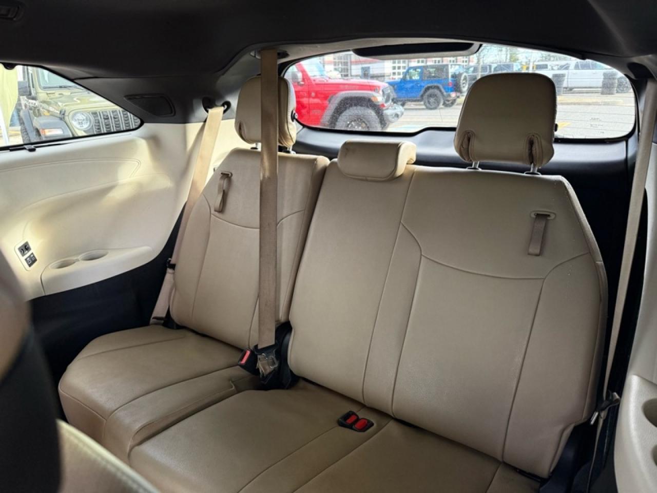 2021 Toyota Sienna Limited 7-Passenger AWD  - Heated Seats Photo