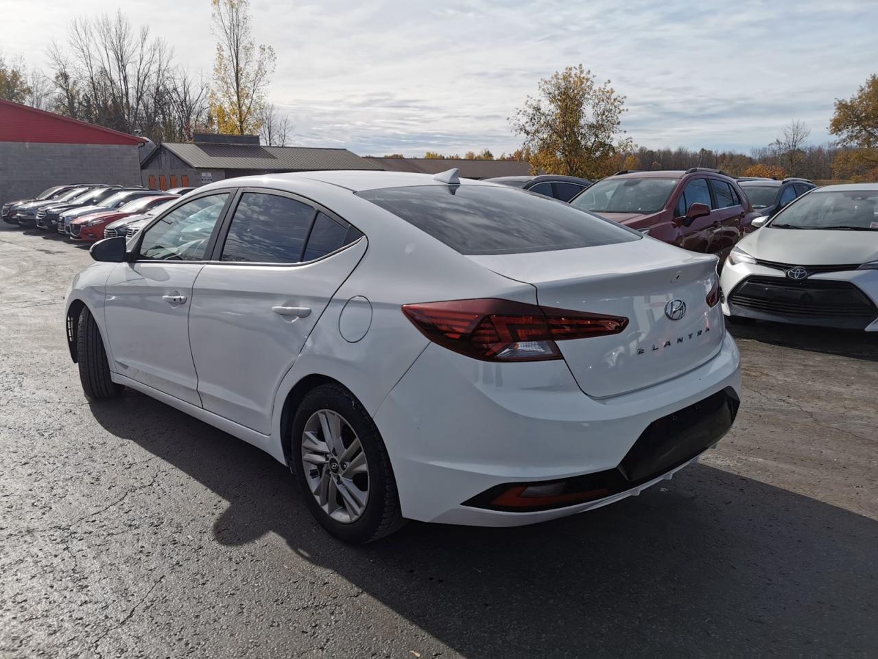 2019 Hyundai Elantra Limited - Photo #3