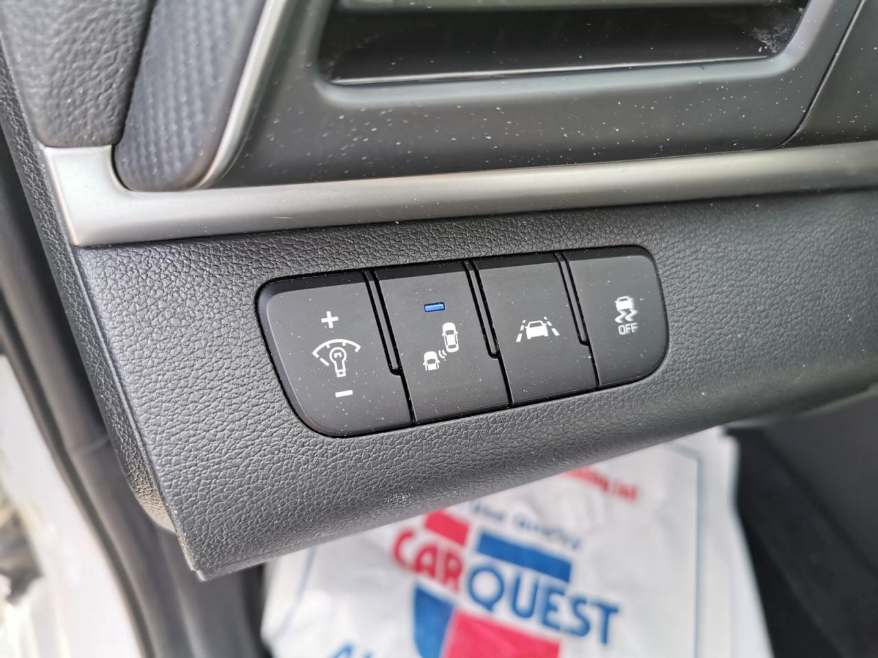 2019 Hyundai Elantra Limited - Photo #18
