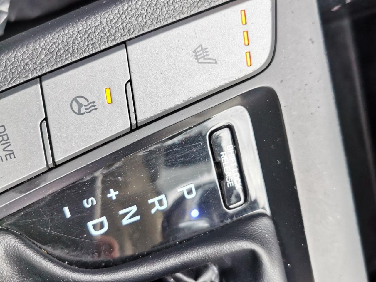2019 Hyundai Elantra Limited - Photo #24
