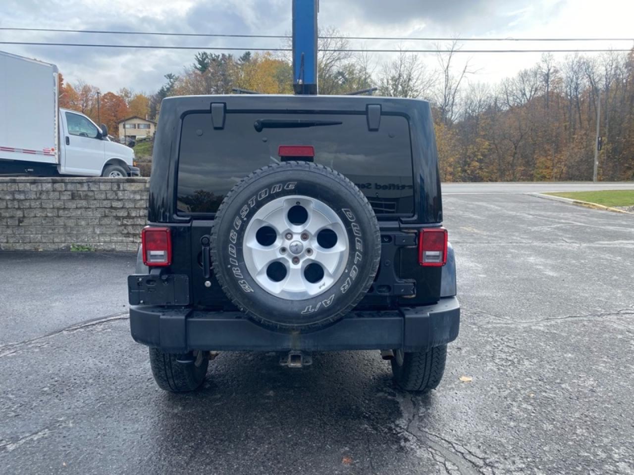 2013 Jeep Wrangler Unlimited Sahara  - Low Mileage Photo3