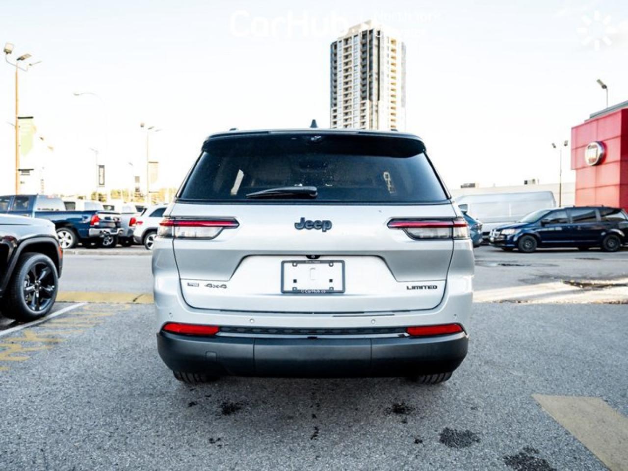 2022 Jeep Grand Cherokee L Limited Luxury Tech Group II  Black Appearance Package Photo
