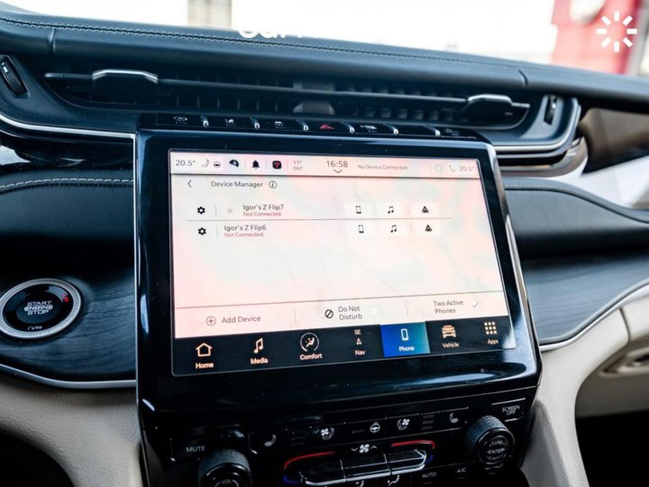 2022 Jeep Grand Cherokee L Limited Luxury Tech Group II  Black Appearance Package Photo