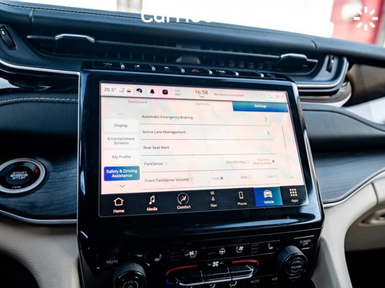 2022 Jeep Grand Cherokee L Limited Luxury Tech Group II  Black Appearance Package Photo