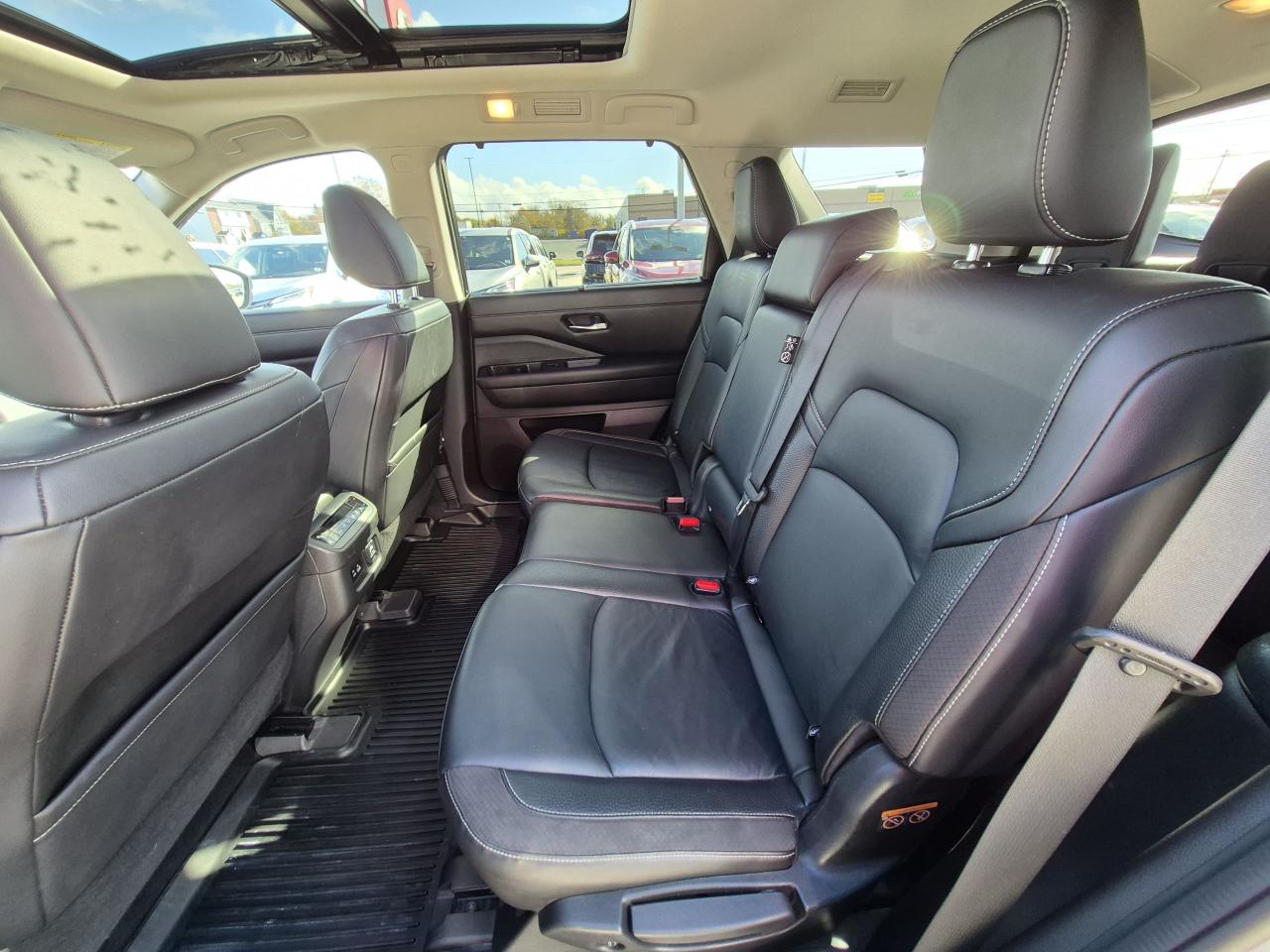 2022 Nissan Pathfinder SL PREMIUM Photo30
