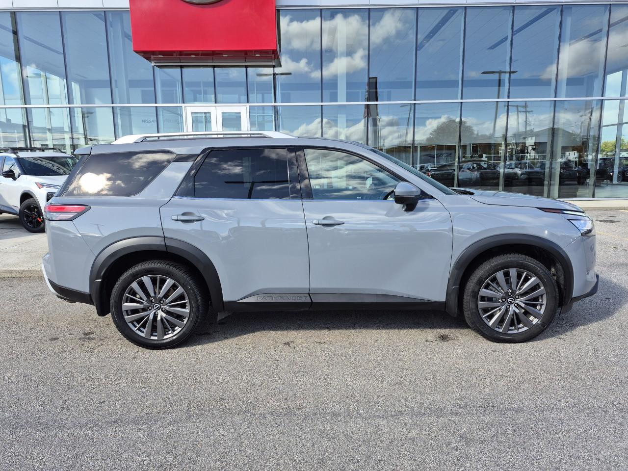 2022 Nissan Pathfinder SL PREMIUM Photo23