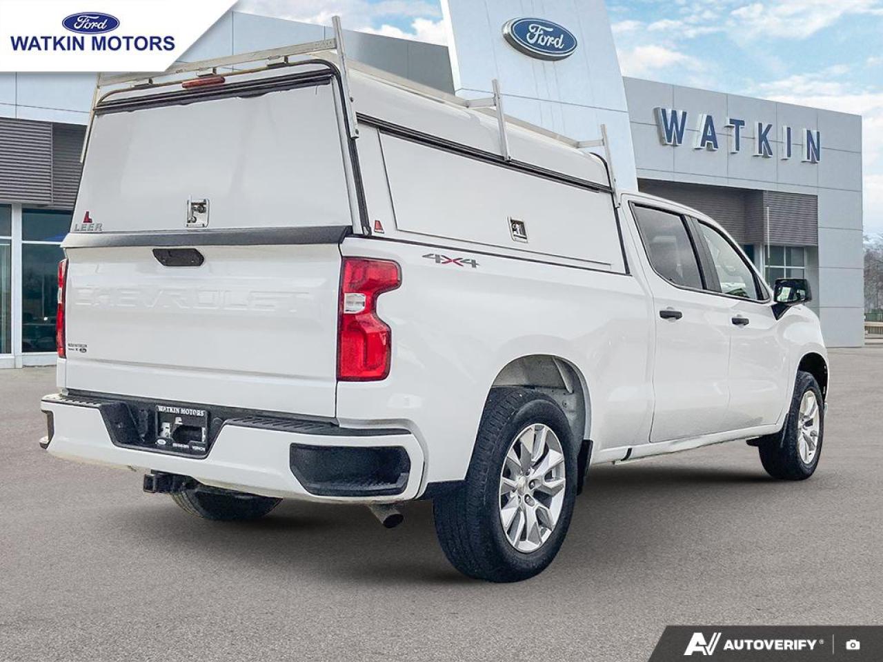 2022 Chevrolet Silverado 1500 4X4 CUSTOM Photo4