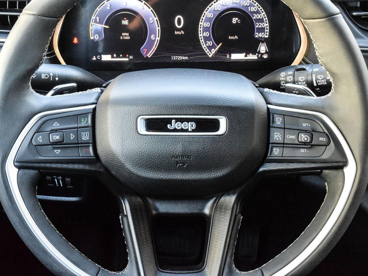 2024 Jeep Grand Cherokee ALTITUDE 4X4 Photo