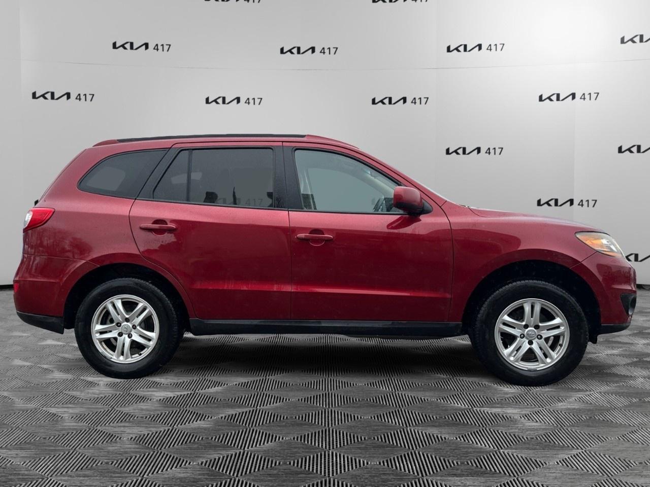 2011 Hyundai Santa Fe FWD 4dr I4 Auto GL Photo