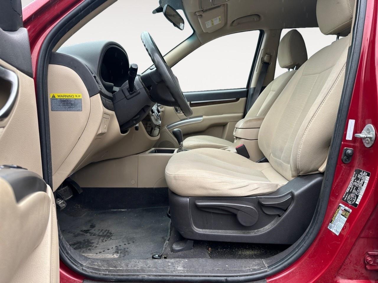 2011 Hyundai Santa Fe FWD 4dr I4 Auto GL Photo