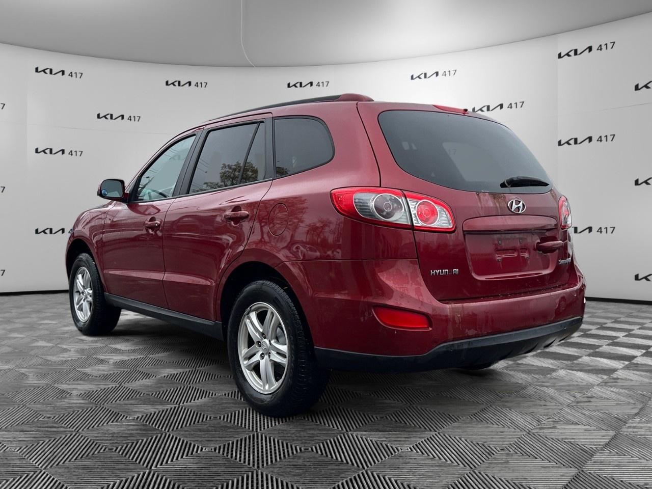 2011 Hyundai Santa Fe FWD 4dr I4 Auto GL Photo