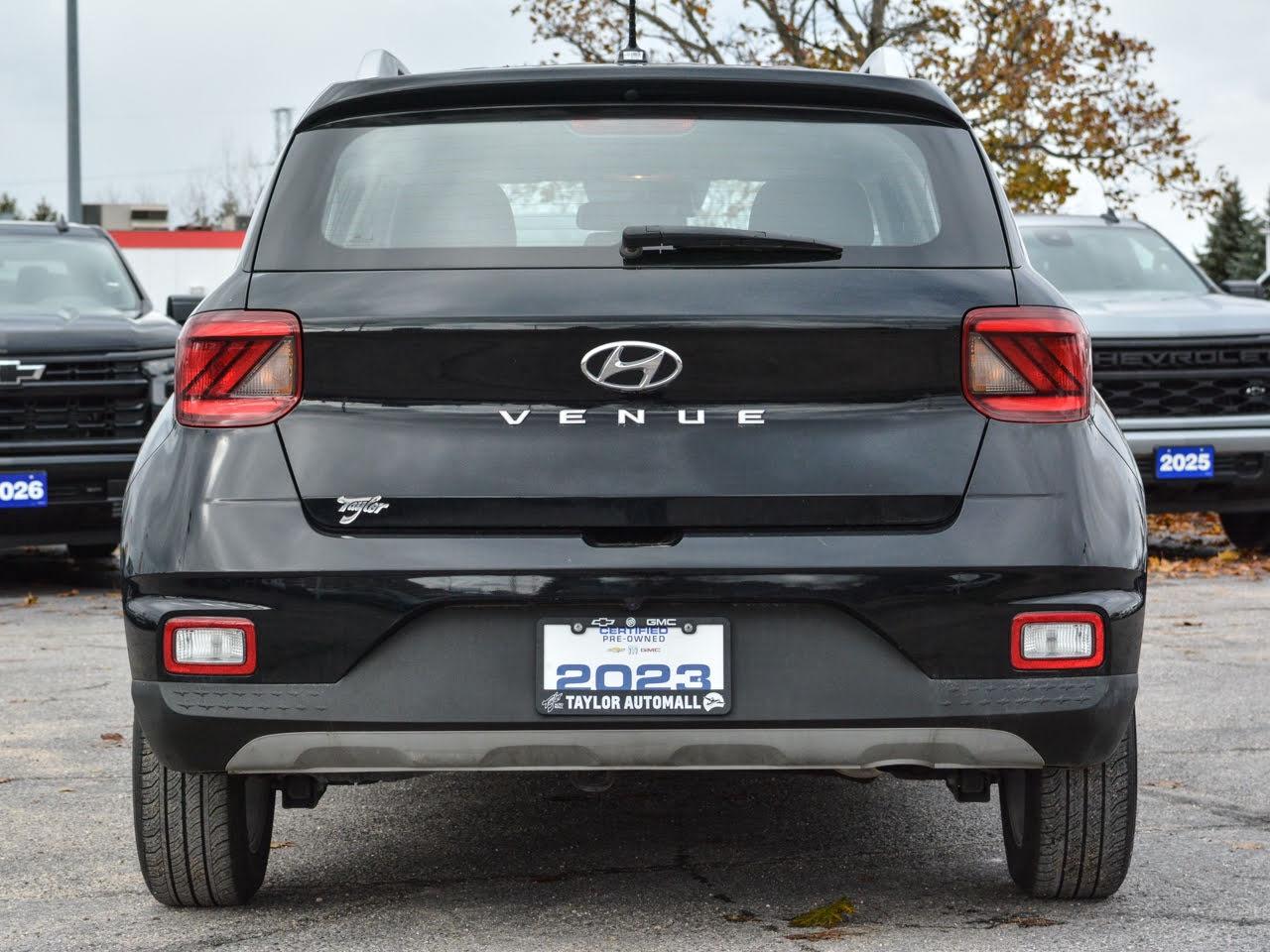 2023 Hyundai Venue PREFERRED Photo