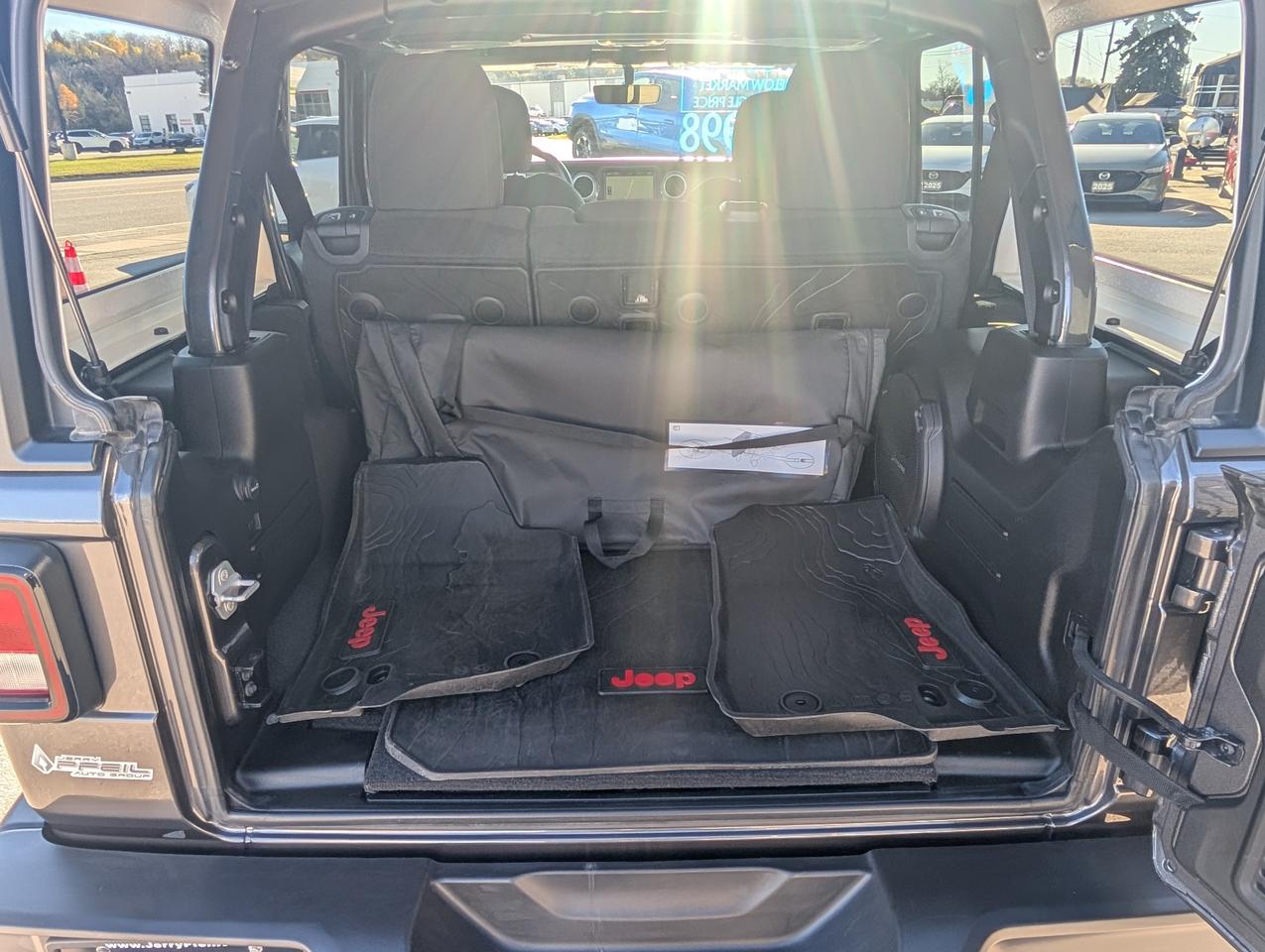 2023 Jeep Wrangler Sahara Photo