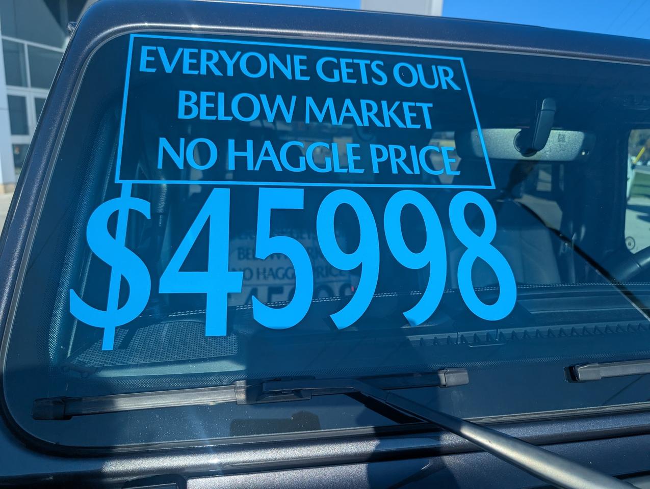 2023 Jeep Wrangler Sahara Photo