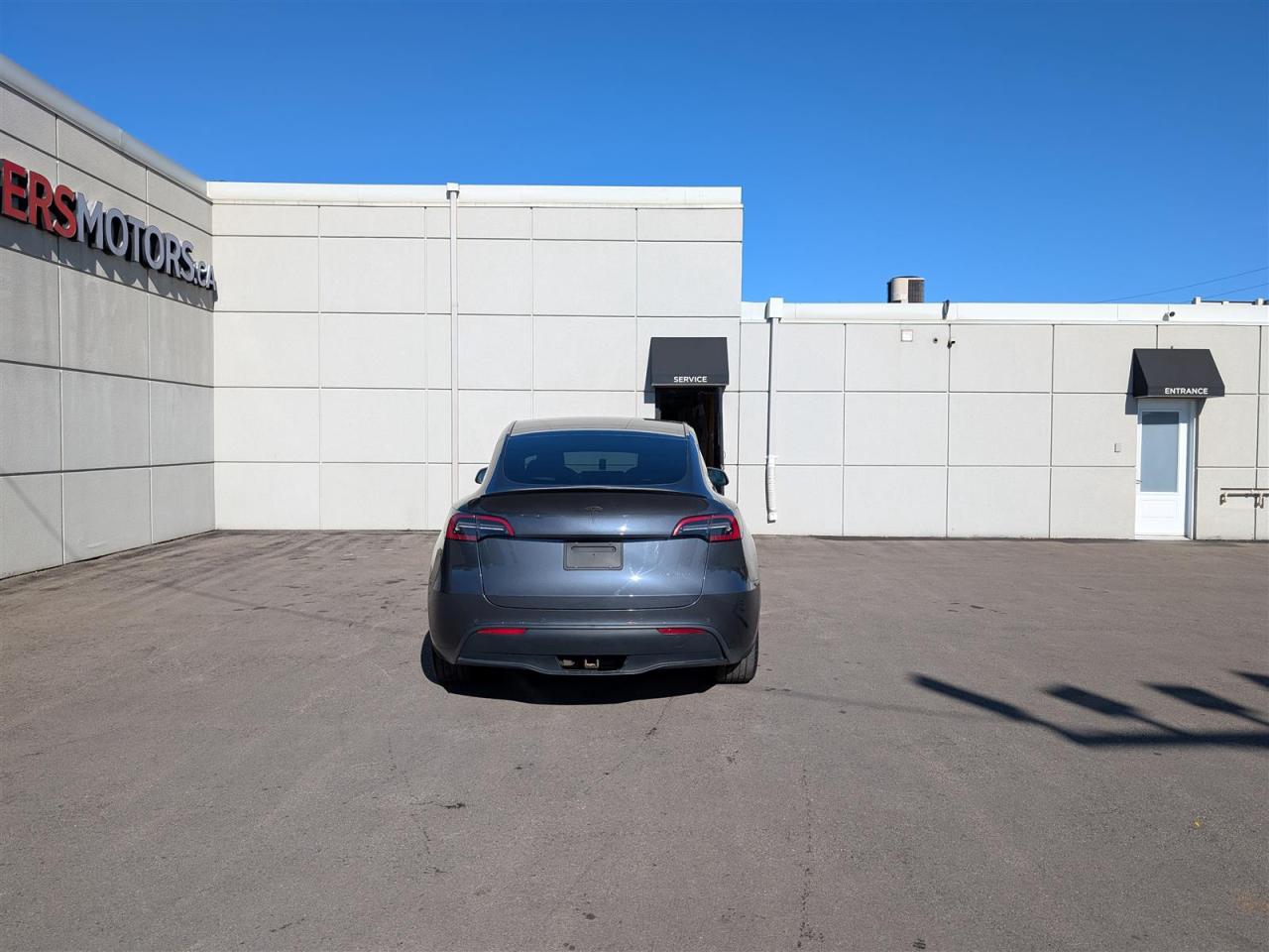 2022 Tesla Model Y LONG RANGE AWD - WHITE INTERIOR - DUAL MOTOR