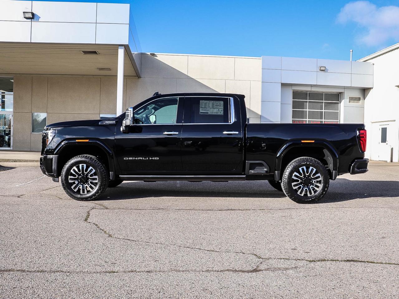 2026 GMC Sierra 2500 HD Denali Ultimate Photo4