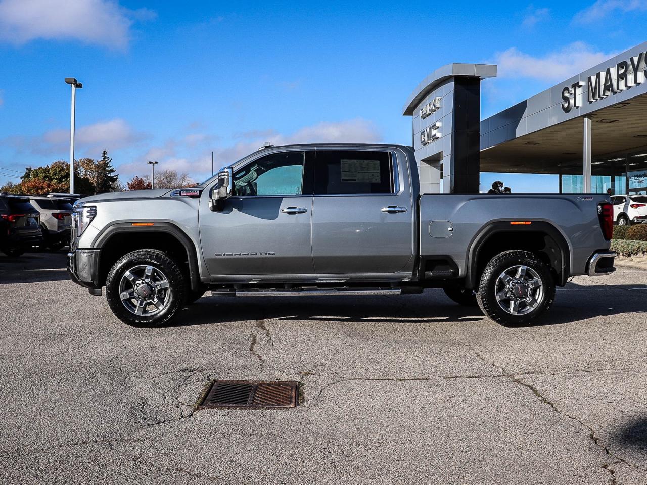 2026 GMC Sierra 2500 SLT CREW CAB 4WD Photo4