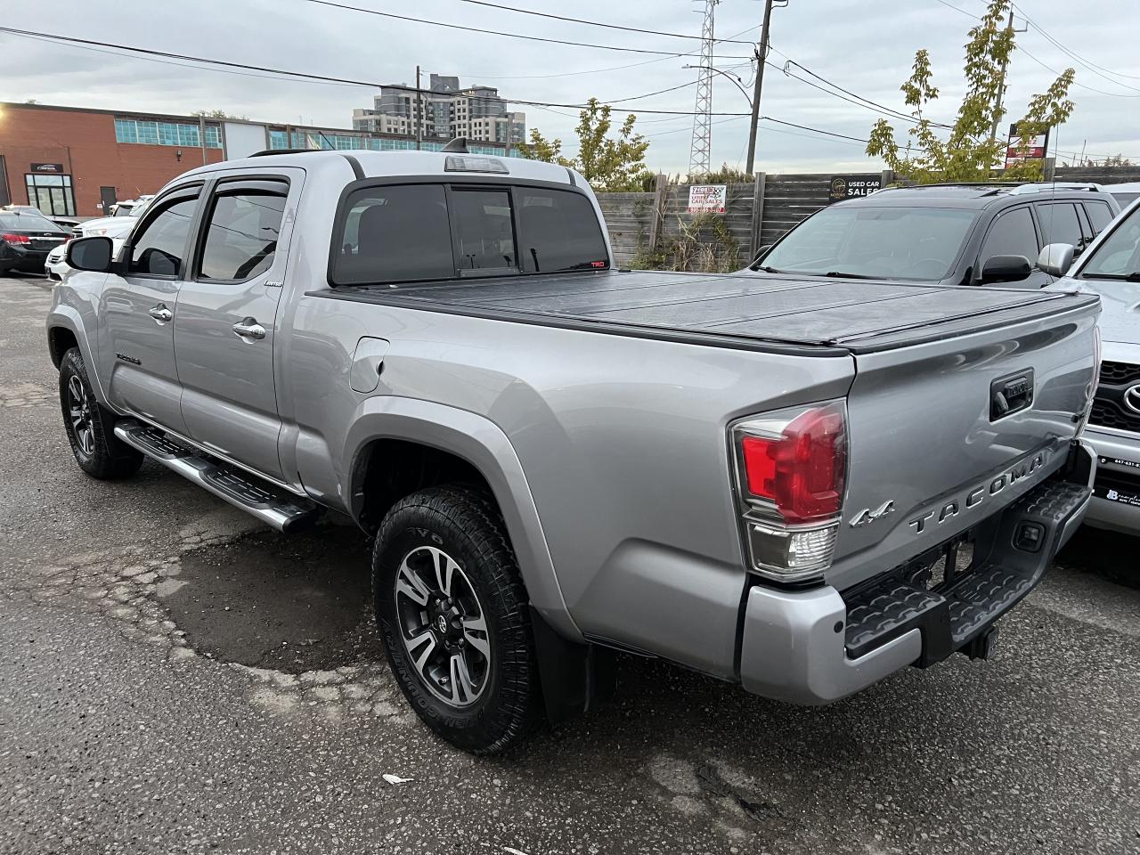 2016 Toyota Tacoma LIMITED Photo