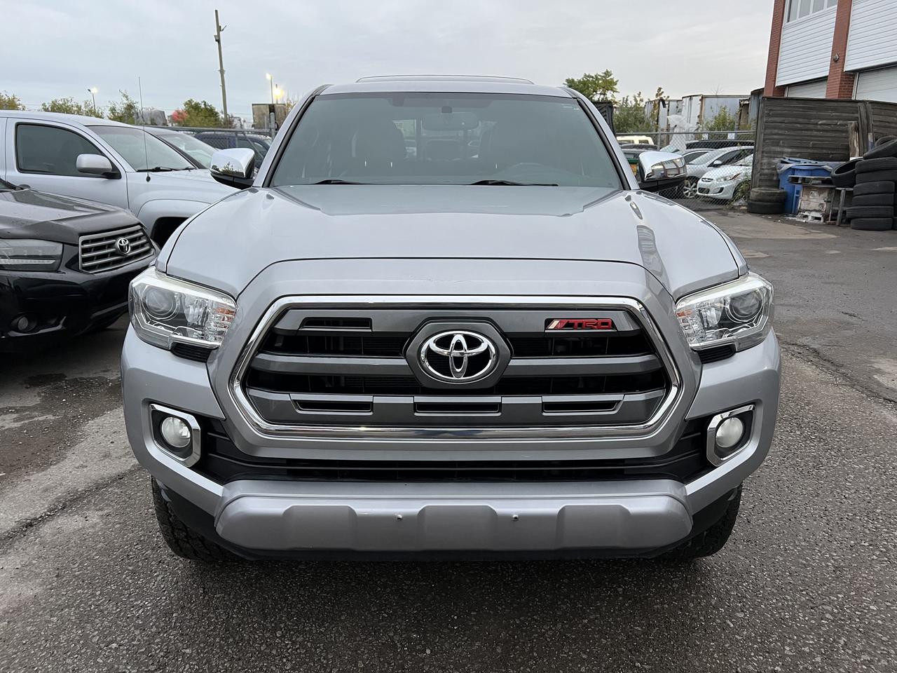 2016 Toyota Tacoma LIMITED Photo