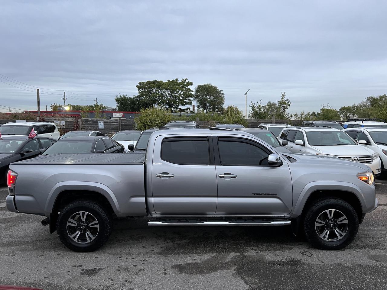 2016 Toyota Tacoma LIMITED Photo