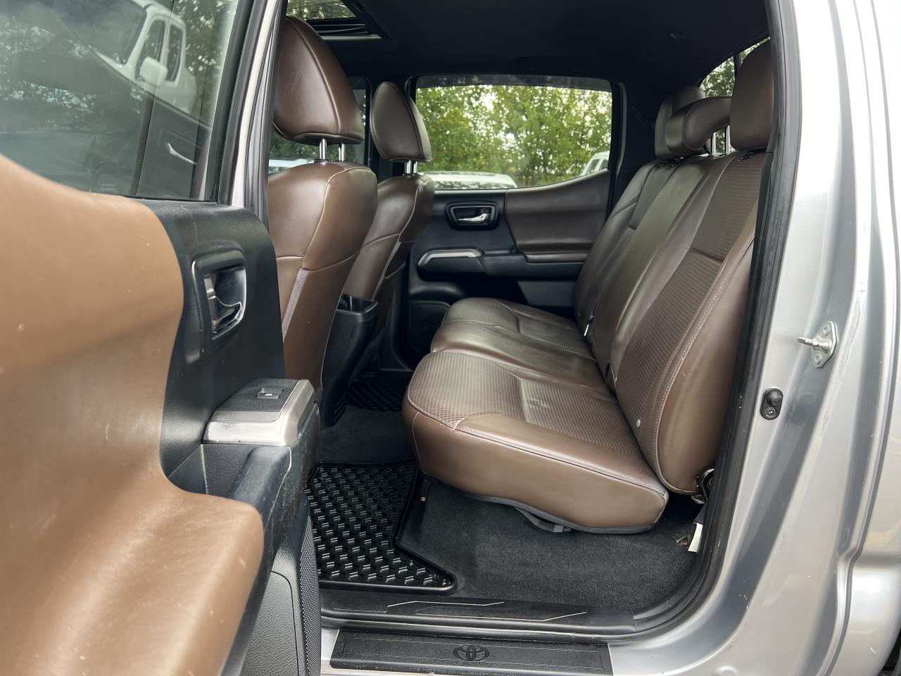 2016 Toyota Tacoma LIMITED Photo