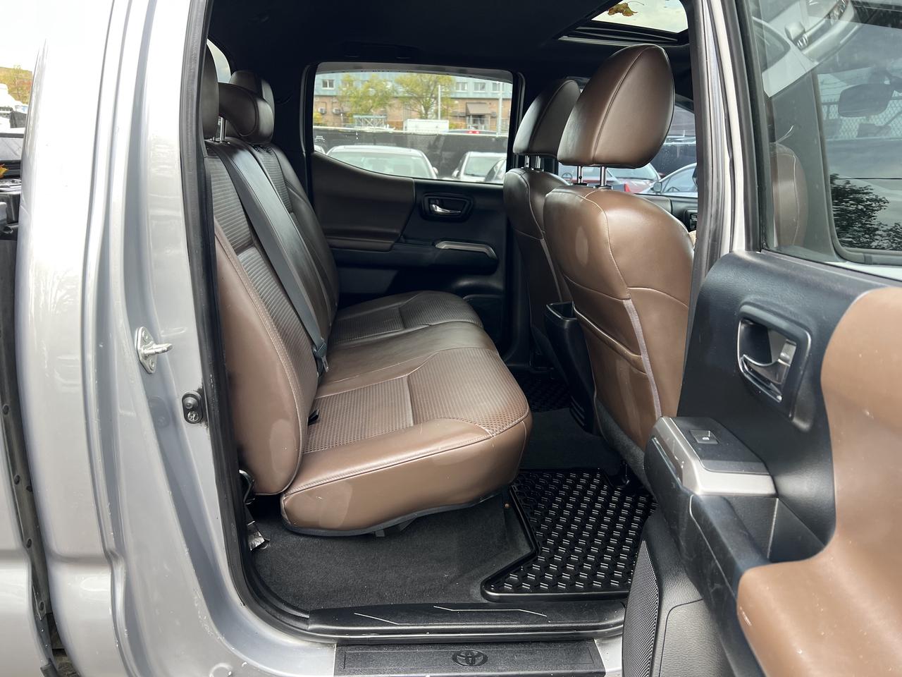 2016 Toyota Tacoma LIMITED Photo