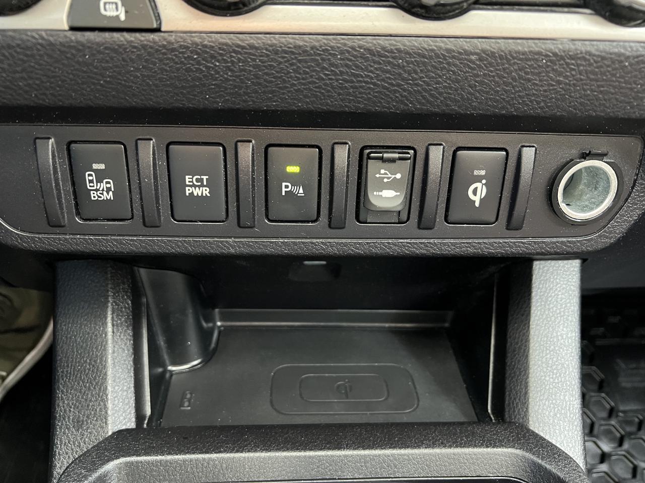 2016 Toyota Tacoma LIMITED Photo