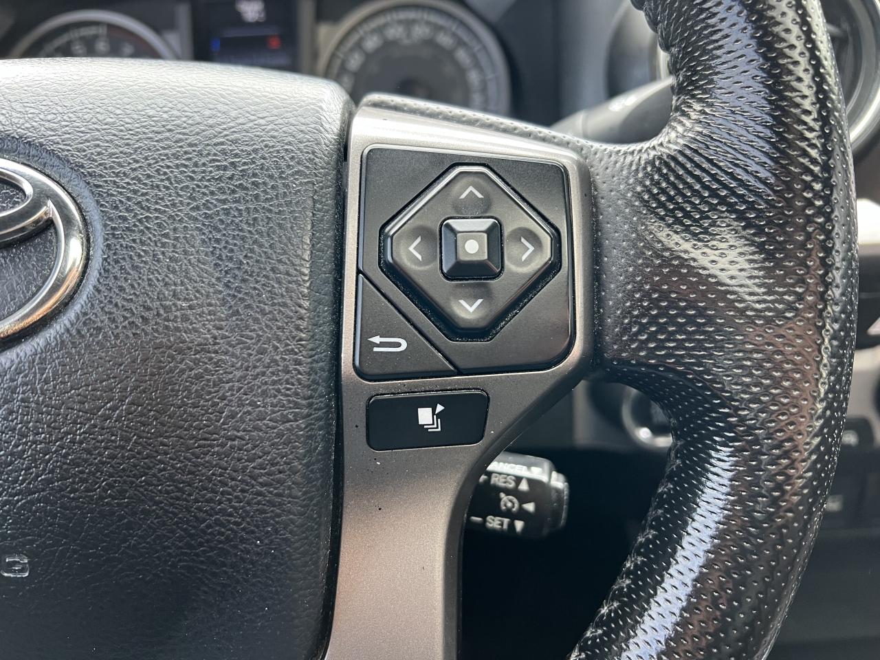 2016 Toyota Tacoma LIMITED Photo